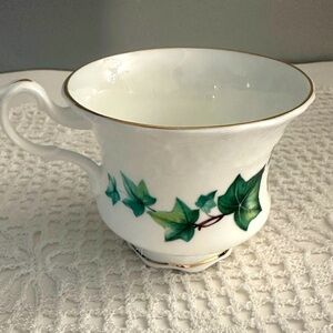 Vintage Crown Dorset Fine Bone China Staffordshire Fine Ceramics Teacup Mug